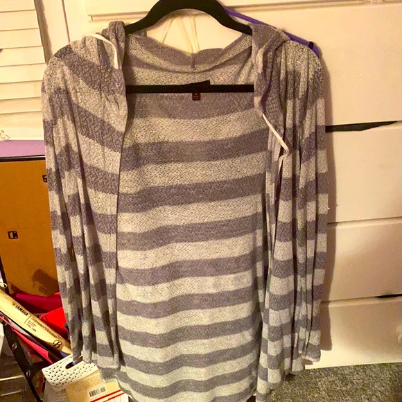 Gray striped cardigan - Picture 1 of 3